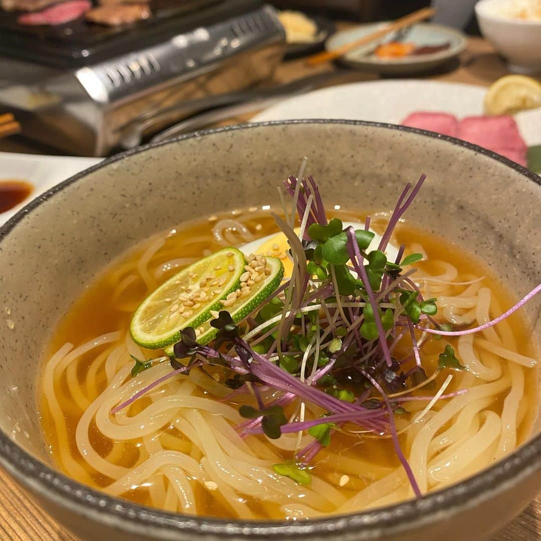 梅宮アンナさんのインスタグラム写真 - (梅宮アンナInstagram)「今日も熱海にあるご飯屋さん〜情報です✨✨  熱海にある美味しい焼肉屋さんをご紹介しますね✨✨✨  @atami_den さんです😍😍😍  美味しいよ✨✨  #umemiyagourmet #熱海の焼肉屋さん  #熱海グルメ  #静岡県 #焼肉屋さん」1月11日 20時14分 - annaumemiya