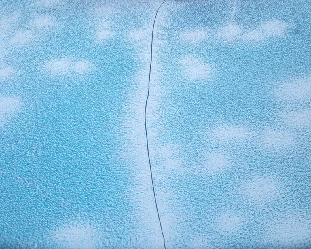 ナショナルジオグラフィックさんのインスタグラム写真 - (ナショナルジオグラフィックInstagram)「Photo by @acacia.johnson / Seen from the air, a crack runs through the sea ice near Pond Inlet, in Canada's Nunavut territory, in June. Although the thick, multiyear sea ice that supports the Arctic marine ecosystem has declined globally by 95% in the last 30 years, it remains an integral part of life for the Inuit in the Canadian Arctic, providing a platform for travel and subsistence hunting between October and July. Follow me at @acacia.johnson for more stories from the Arctic and beyond. #seaice #nunavut #arctic #aerial」1月11日 20時39分 - natgeo