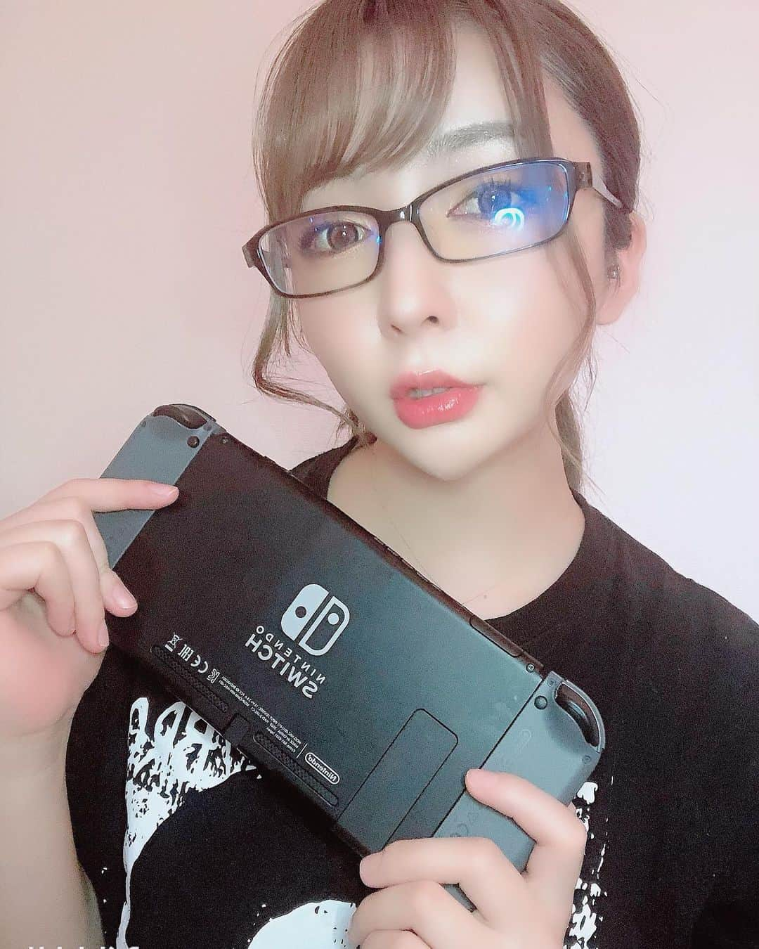 桃華ゆりあさんのインスタグラム写真 - (桃華ゆりあInstagram)「ゲームする？🎮  #ゲーム #game#桃鉄 #ピクミン #やってる #switch #youtube #youtuber #youtubechannel #Yuriaちゃんねる#チャンネル登録お願いします #応援よろしくお願いします #♥️」1月11日 20時33分 - choooova