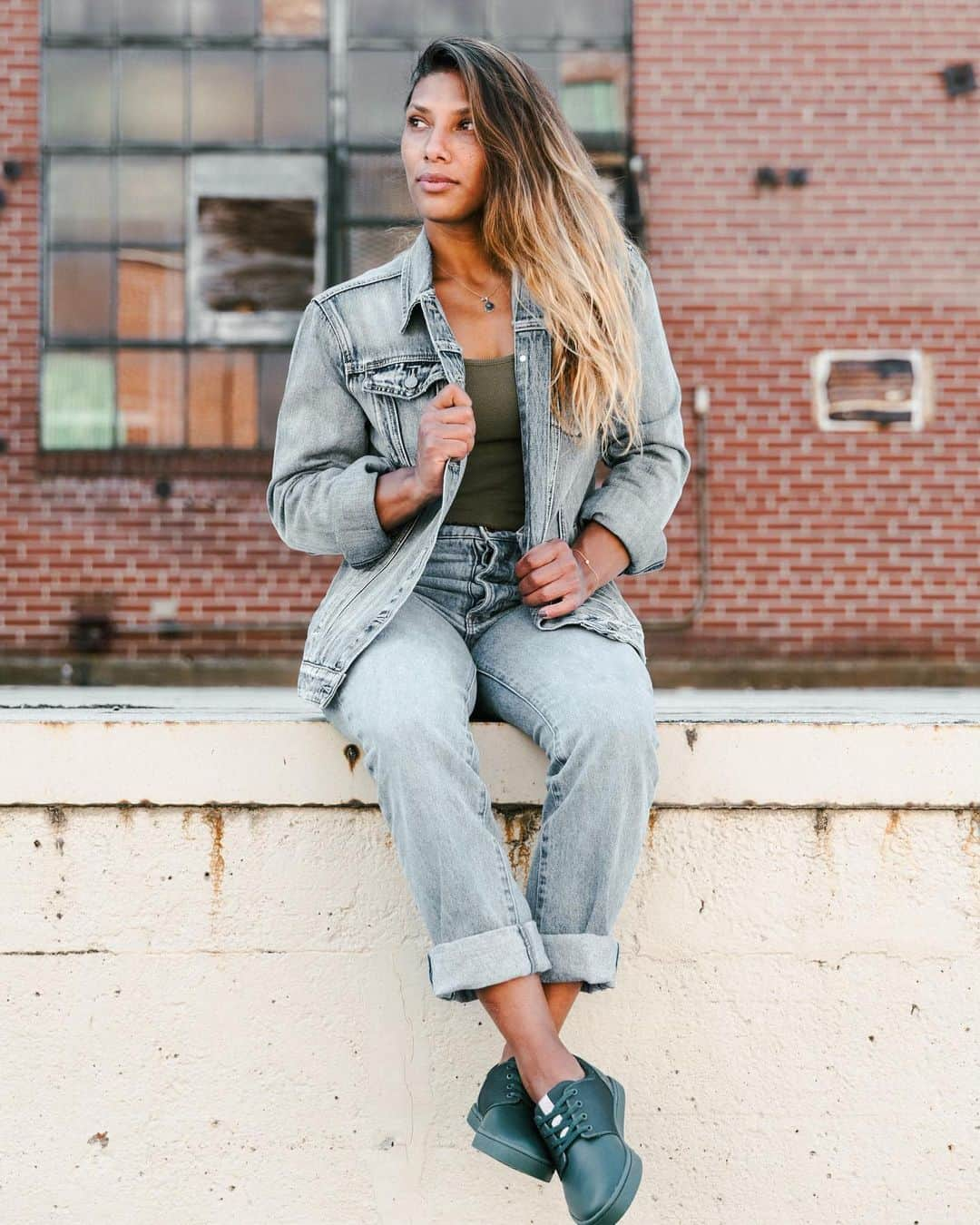 ミーガン・マーチンさんのインスタグラム写真 - (ミーガン・マーチンInstagram)「Just chillin’ in my denim on denim 💁🏽‍♀️!!!   I had such a blast shooting with @soill last year! Don’t those Pounamu Green Wino’s look good?! @on_the_roam」1月12日 6時02分 - meaganmartin89