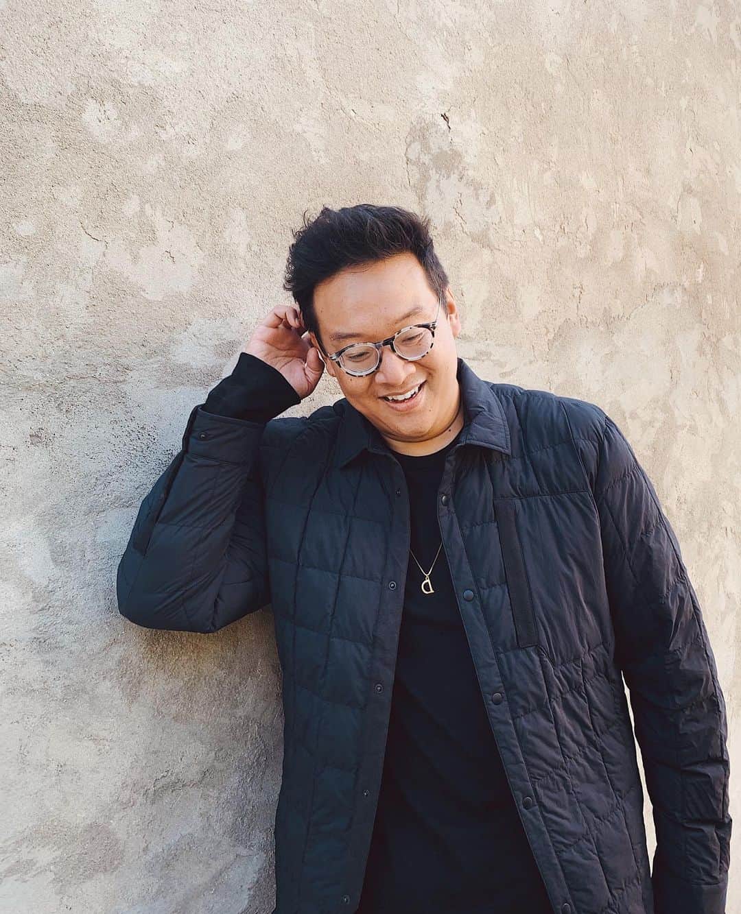 ナウのインスタグラム：「Our Emberious Insulated Shirt Jacket has been one of our most popular men’s pieces this season. Made from Recycled Nylon and insulated with Recycled Polyester, this jacket was made for the adventurer and urbanite alike. #livenau • • • #sustainablefashion #fashion #mensfashion #sustainableclothing #sustainableapparel #ethicalfashion #recycledpolyester #recyclednylon #recycledfashion #recycle」