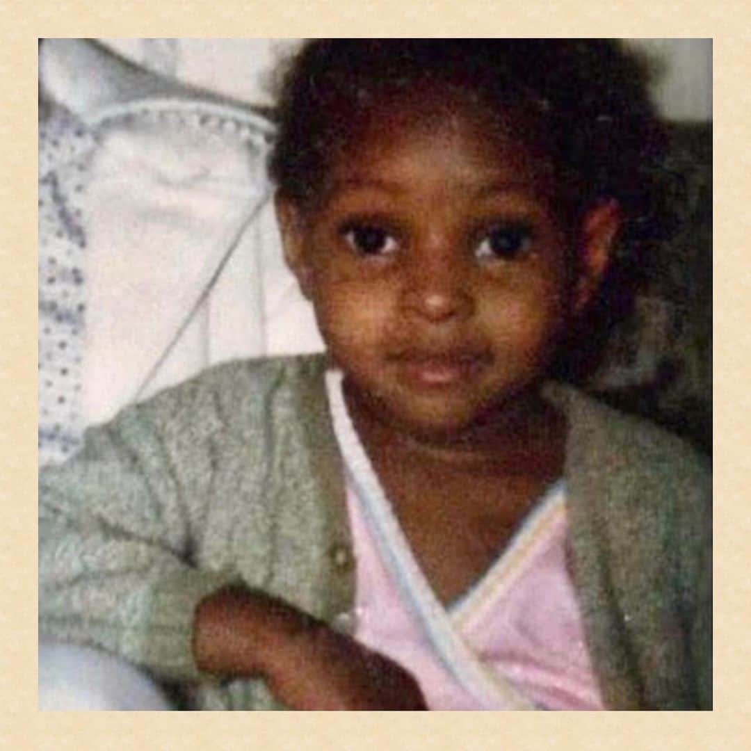 アンジー・マルチネスのインスタグラム：「1 of 1 👑 and the realest to ever do it!!!happy bday @therealmaryjblige !!!! i wish u every single blessing u deserve in life! and then some more for all that you’ve given to the world! keep growing, keep shinin and keep all fck shit far far away forever! lol i love u love u love u! ❤️🥳🍾🎂」