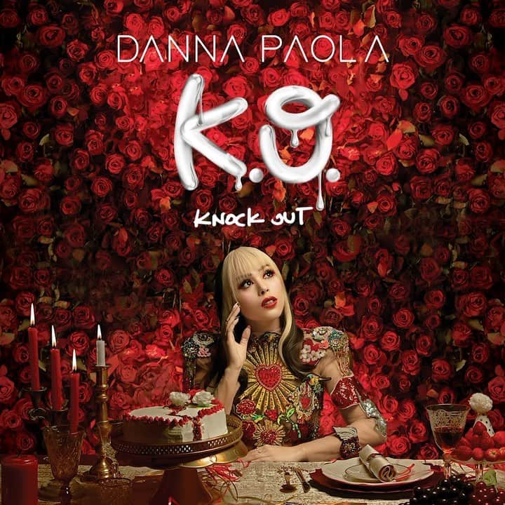 のインスタグラム：「#KO K.O. cover 🥀 new album 14/01/21 🌶️   No puedo estar más feliz de por fin poderles compartir la portada de mi nuevo álbum, K.O (Knockout) un trabajo de mucho tiempo, esfuerzo, lágrimas, risas y mucha ilusión...! ♥️   WELCOME TO MY BREAK UP PARTY」