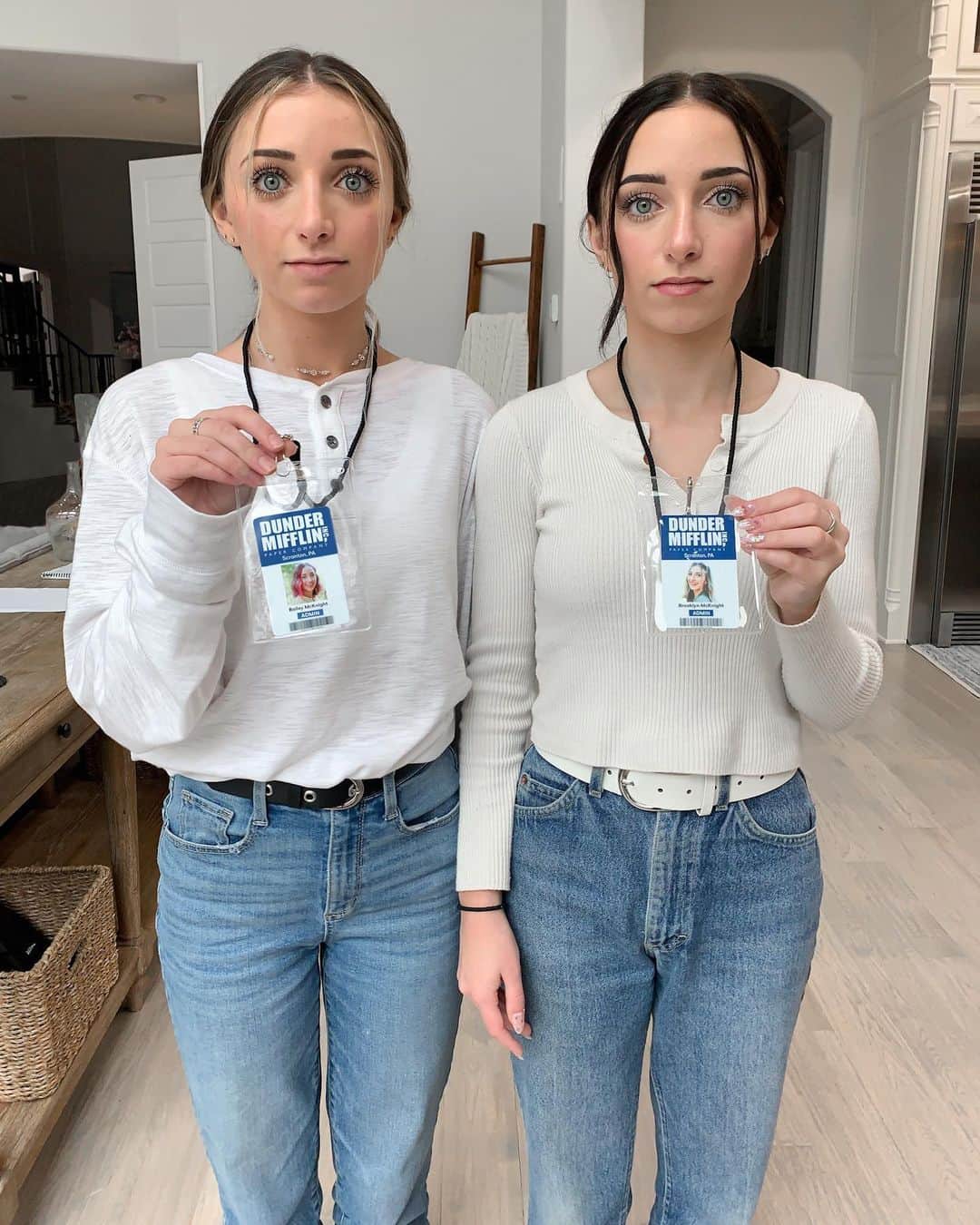 Brooklyn and Baileyさんのインスタグラム写真 - (Brooklyn and BaileyInstagram)「“Identity theft is not a joke Jim!” What’s your favorite scene from #theoffice ?? Stream the series only on @peacocktv now!! #ad」1月12日 7時02分 - brooklynandbailey