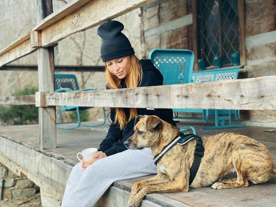 サマー・レイさんのインスタグラム写真 - (サマー・レイInstagram)「This weekend I went into the woods with @betalife.co & we started working on something we’ve been wanting to do for 2yrs. She is intelligent, she is genuine with a beautiful soul & I think we are going to create some magic & make waves.✨」1月11日 22時32分 - daniellemoinet