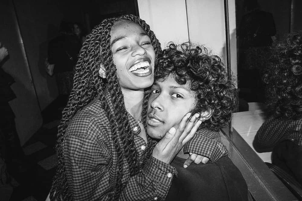 i-Dさんのインスタグラム写真 - (i-DInstagram)「@tyrellhampton's ultimate muse is New York nightlife 🗽⁣  ⁣ The photographer speaks to @beatricehazlehurst on how sneaking into parties and snapping candid photos of celebrities informed his signature style.⁣ ⁣ See more at the link in bio.」1月11日 22時24分 - i_d