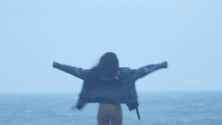 ロリーンのインスタグラム：「What freedom feels like to me. حرية  DIRECTOR/DOP: CHARLI LJUNG  MUSIC: LUKE HOWARD」
