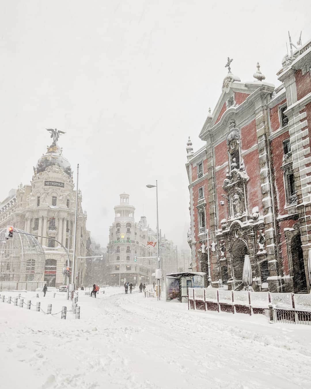 Guido Gutiérrez Ruizさんのインスタグラム写真 - (Guido Gutiérrez RuizInstagram)「A snowy dream ❄️ Un sueño nevado #Madrid」1月11日 22時27分 - guigurui