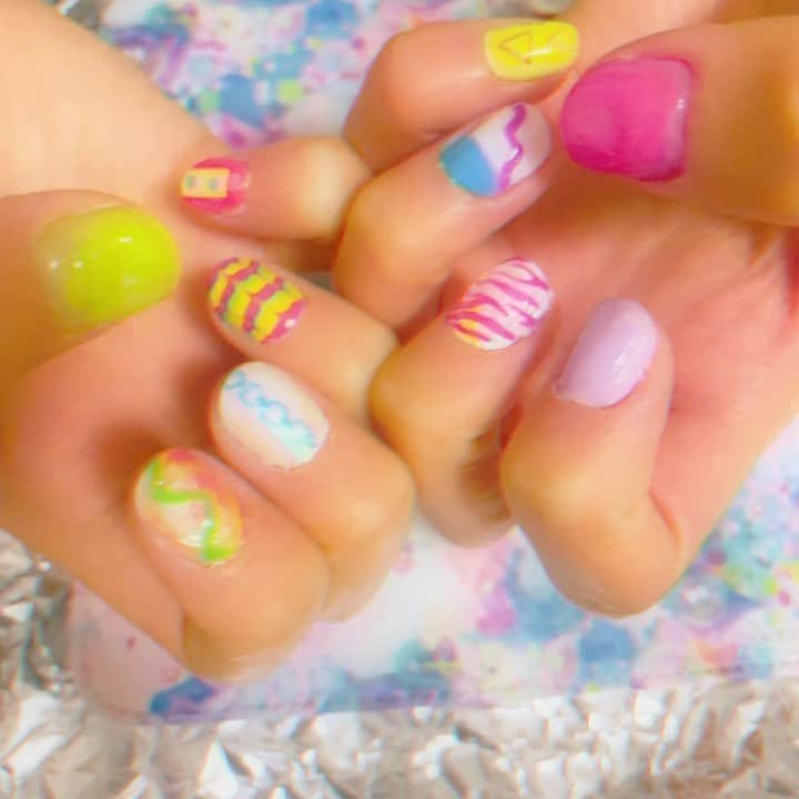 のインスタグラム：「NEW NAIL🤍🔗 @kawaiimonstercafe のMonster Girl #CANDY イメージNAIL 爪カワイイとめにうつる世界輝く♡」