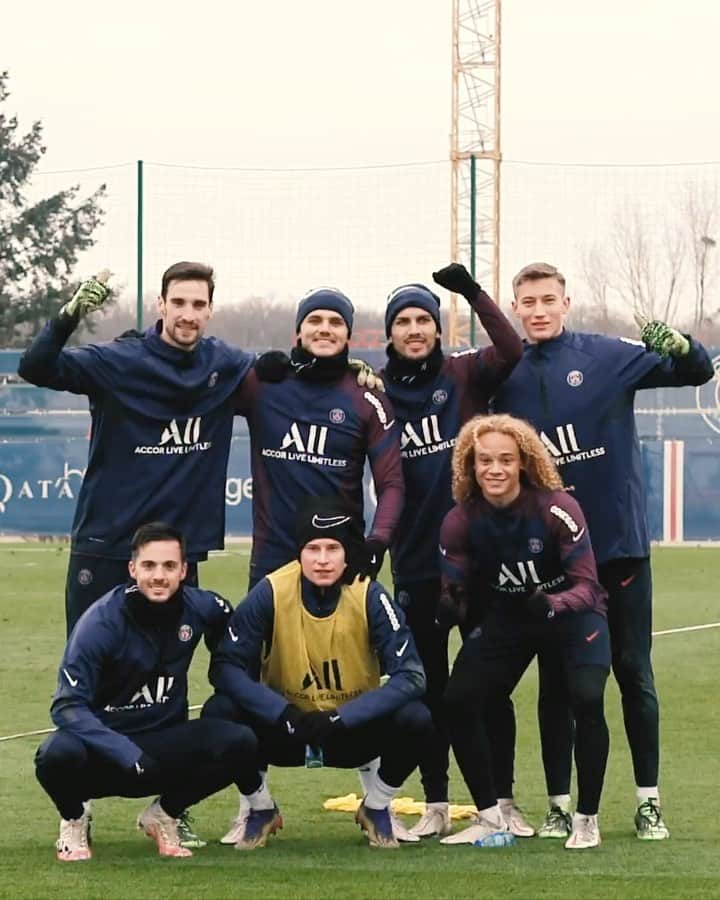 レアンドロ・ダニエル・パレデスのインスタグラム：「❤️💙⚽️🔥」