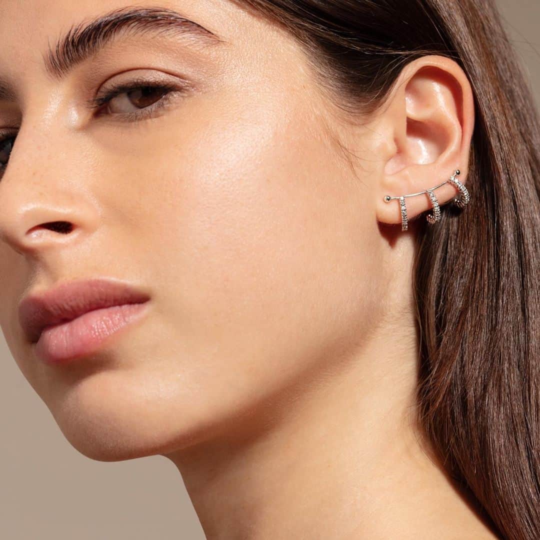 のインスタグラム：「Pick your favorite earring from the ‘1987’ collection.  1,2,3 or 4?  #1987collection  #delfinadelettrez」