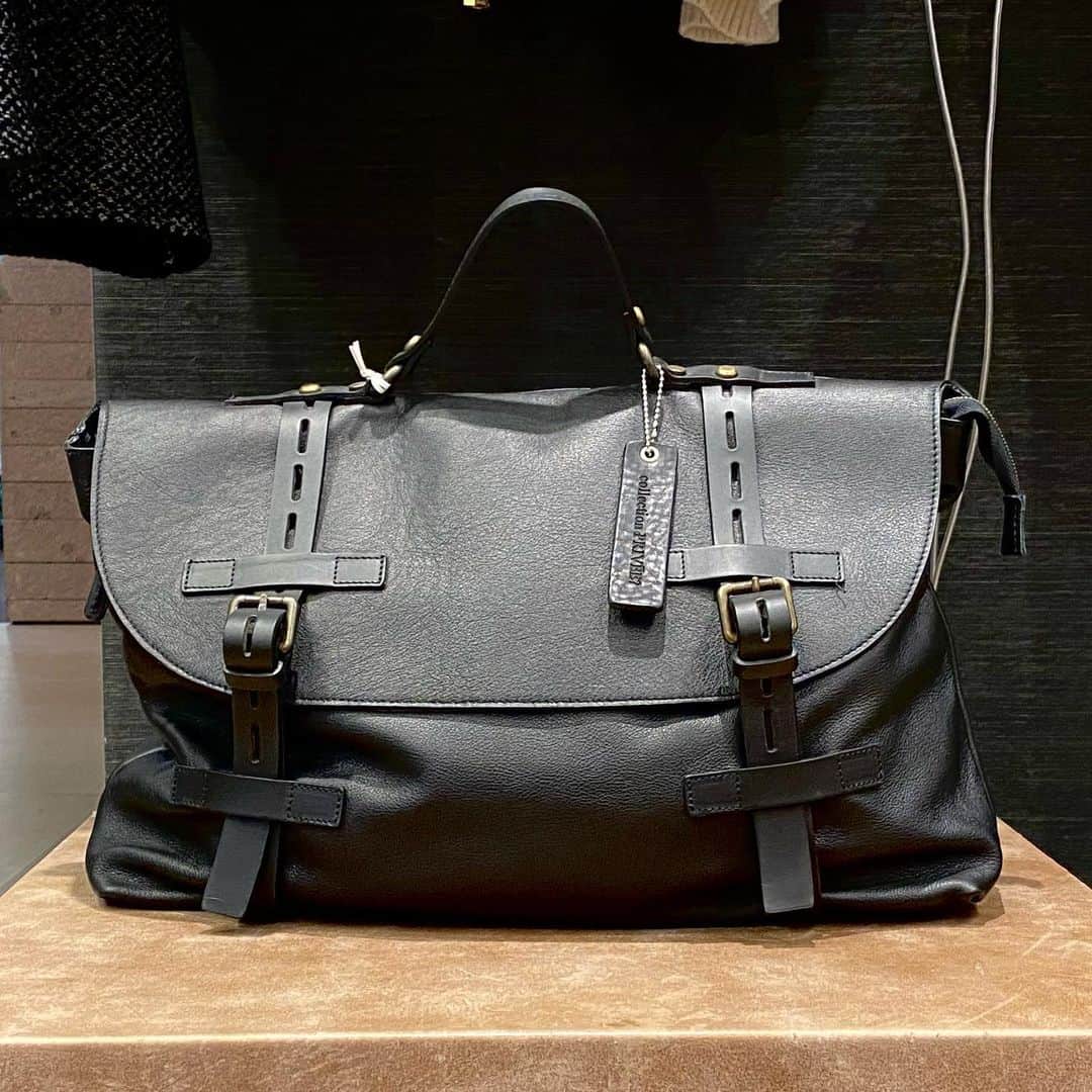 のインスタグラム：「La nostra cartella @margherita_guidicult_ @guidicult #collectionpriveeofficial  • • • • • #collectionpriveeaccessories #cartella #bachpack #accessories #womenswear #unisex #madeinitaly #contemporary #softnappa #artisanal #handmade #bestboutique」