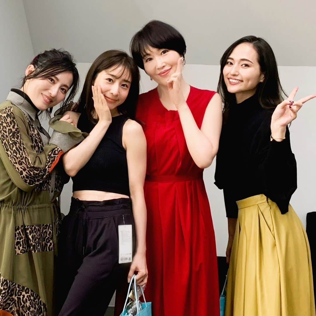 小林ひろ美のインスタグラム：「今回の収録でもテンポよく、終始、和やかな雰囲気で、私に緊張をさせないような様々なお気遣いをいただきました💓 皆んな知的で素晴らしい女性！ 眩しいです🤩‼︎ ありがとうございました🙏✨ … #beautythebible  #田中みな実 さん #福田彩乃 さん #山賀琴子 さん #btb #ビューティザバイブル」