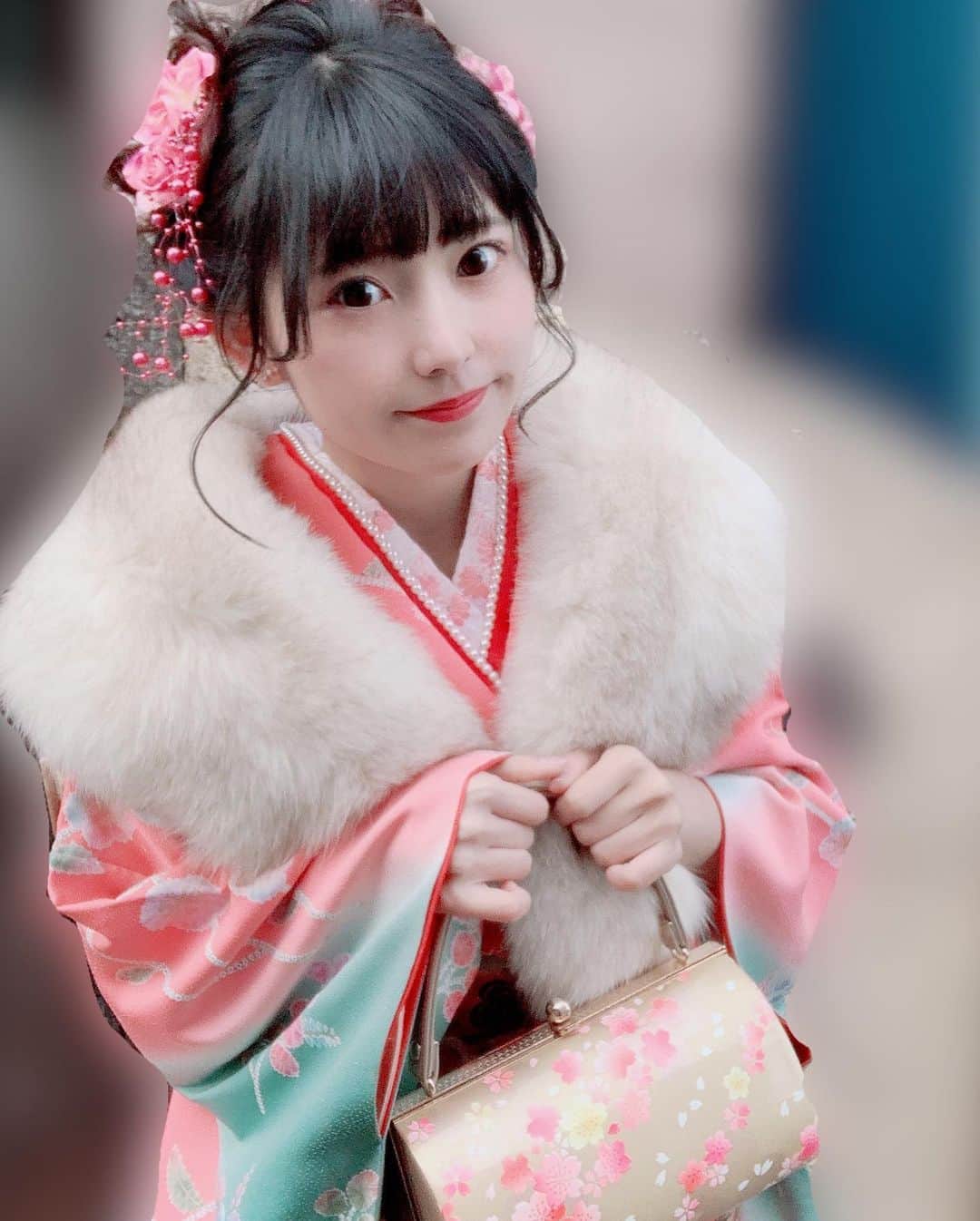 のインスタグラム：「新成人です👘  #成人式 #新成人 #成人式ヘア #成人式ヘアセット #黒髪 #振袖 #振袖ヘア」