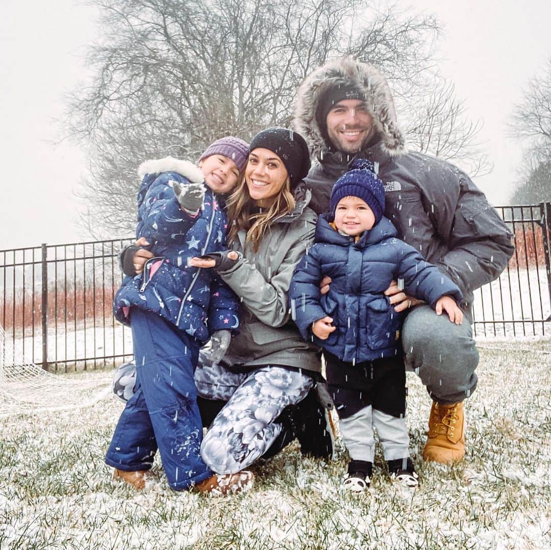 のインスタグラム：「Snow day!!!!! Making the most out of every moment.」