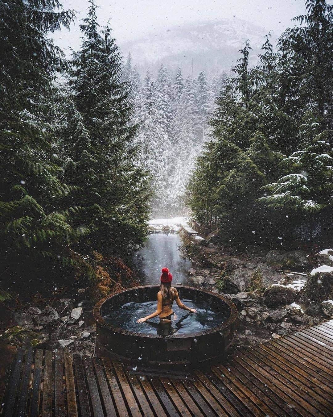 Discover Earthさんのインスタグラム写真 - (Discover EarthInstagram)「Who's up for diving into these natural hot springs? 🇨🇦 #discoverbritishcolumbia  with @braybraywoowoo  . . . .  #britishcolumbia  #beautifulbc  #bc  #explorebc  #hellobc  #vancity  #vancitybuzz  #vancouverbc  #vancouver  #vancouvercanada  #vancouverisawesome  #vancouverisland  #yvr  #explorevancouver  #igersvancouver  #beautifulbritishcolumbia  #veryvancouver  #ilovebc  #travelbc  #explorecanada  #pacificnorthwest  #canada  #604  #mustbevancouver  #westcoastbestcoast  #vancityhype  #westcoast」1月12日 0時00分 - discoverearth