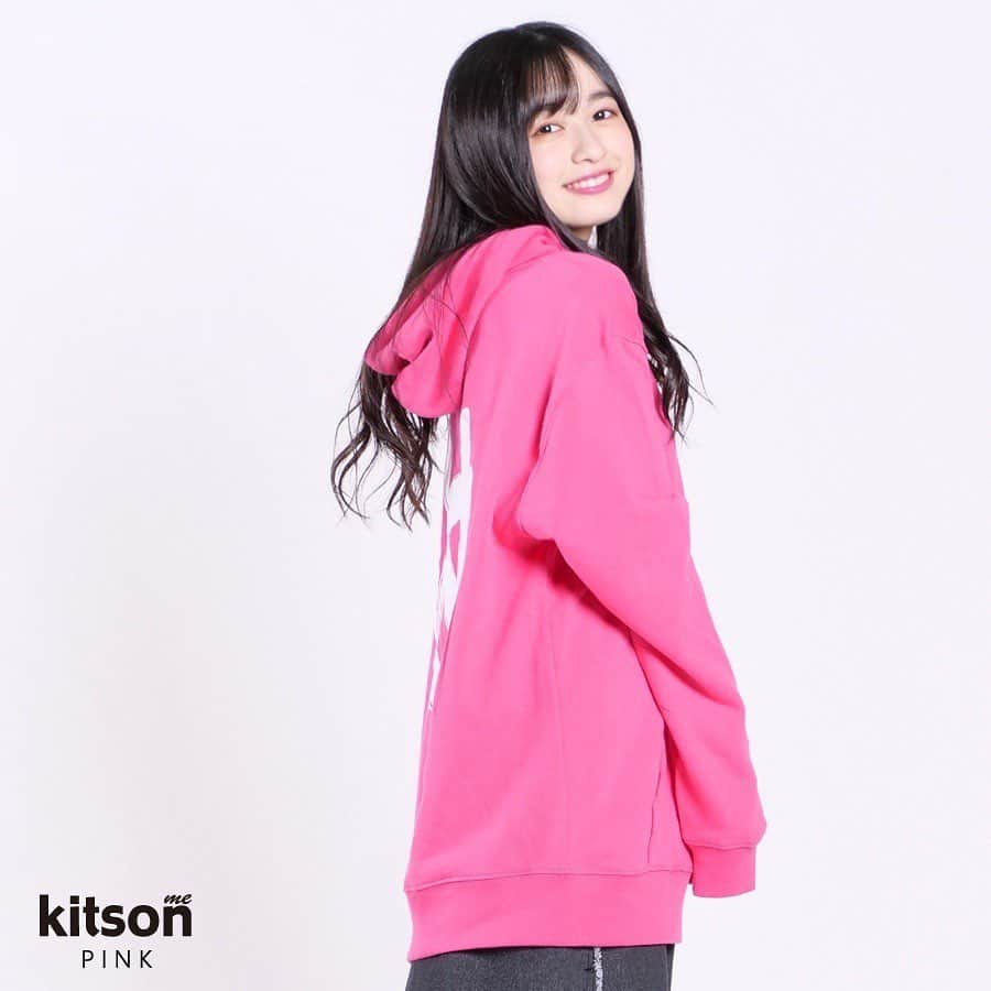 早川渚紗さんのインスタグラム写真 - (早川渚紗Instagram)「. kitson meさんとのコラボパーカー 本日までです！！！！ . 宜しくお願いします🥺🤲 . . #コラボパーカー #kitson #コラボ #パーカー女子 #パーカーコーデ #カジュアルコーデ #ストリートファッション #ストリート系女子」1月12日 0時40分 - nagisa_hayakawa_