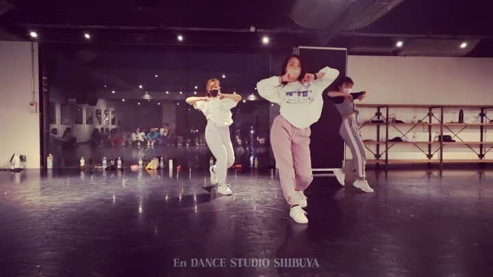 KoyamaRiko のインスタグラム：「Motivation💗💗  みんな可愛く踊ってくれてありがとう🥳 それぞれみんな素敵だったよ！  @normani  #normani #motivation」