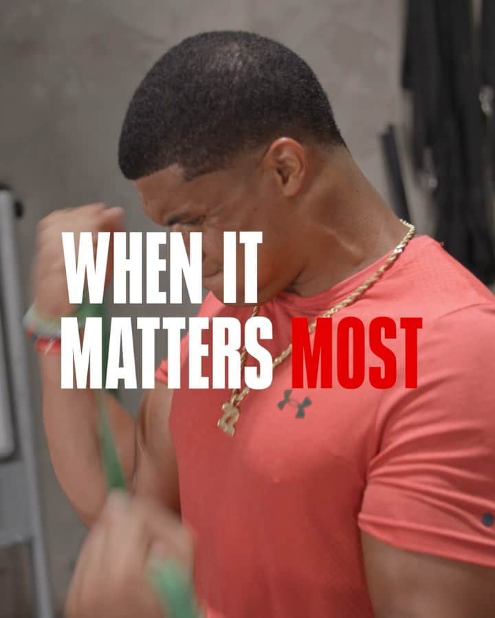 Under Armourのインスタグラム：「Our #UARUSH gear gives you the energy you need when it matters most—your toughest challenges and biggest games. Hit link in bio to shop the latest collection.」