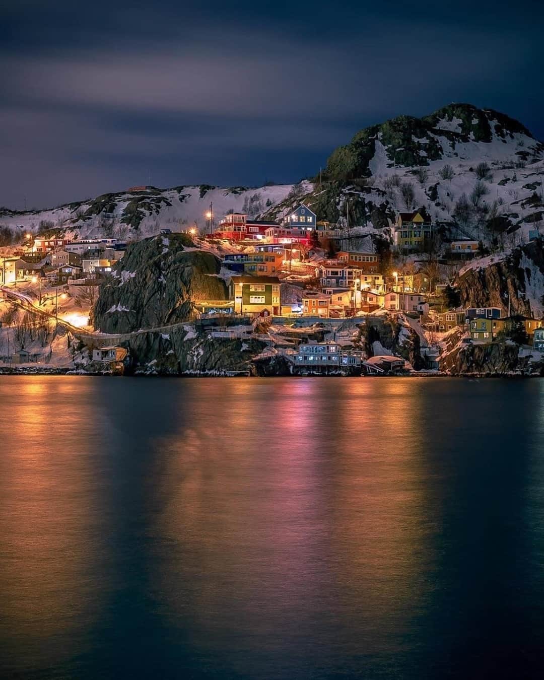 Explore Canadaのインスタグラム：「How magical does St John’s look with its colourful houses and twinkling lights? ✨⁠ .⁠ Have you visited Newfoundland & Labrador in the past? Leave your favourite memories in the comments! #ExploreCanada #CanadaNice⁠ ⁠ *Know before you go! Check the most up-to-date travel restrictions and border closures before planning your trip and if you're travelling in Canada, download the COVID Alert app to your mobile device.*⁠ ⁠ 📷: @sheldonhicksphotography⁠ 📍: @destinationstjohns, @newfoundlandlabrador  ⁠ #LoveStJohns #ExploreNL⁠」