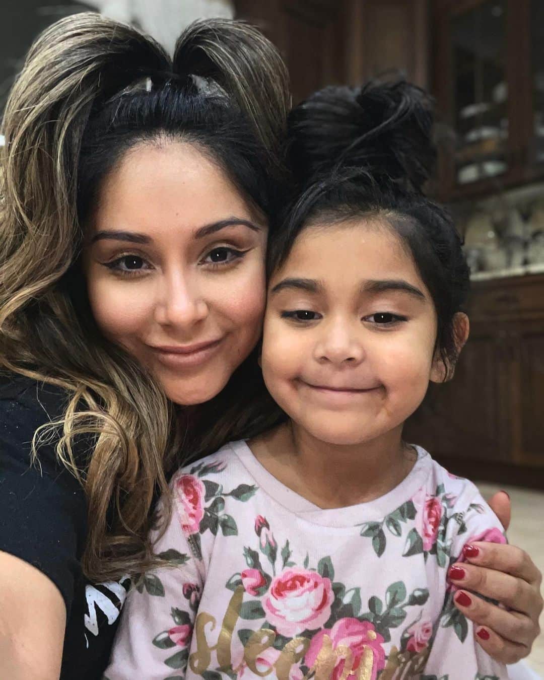 ニコール・ ポリッツィのインスタグラム：「BABYGIRL 🎀」