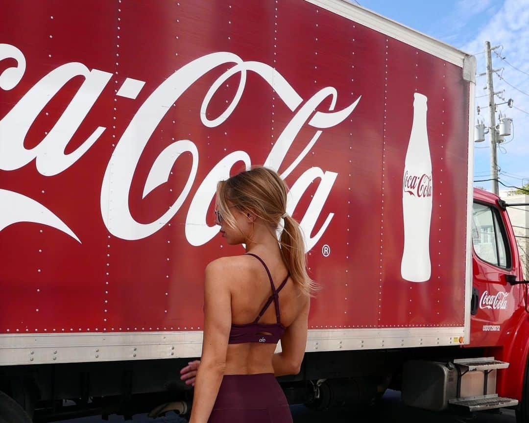 キンバリー・ガーナーさんのインスタグラム写真 - (キンバリー・ガーナーInstagram)「Cherry Cola 🍒 @alo #ambassador」1月12日 1時29分 - kimberleygarner