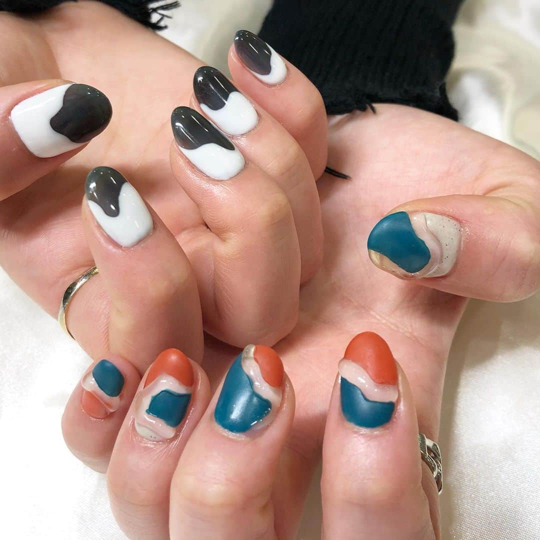 inthinkさんのインスタグラム写真 - (inthinkInstagram)「持ち込みのデザインからちぐはぐネイル！ . . #inthink #inthinknail #ssinthink #ネイル #ネイルアート #個性派ネイル #ジェルネイル #nail #nails #gelnail #gelnails #凝膠指甲 #指甲設計 #美甲推薦 #光療美甲 #手繪指甲 #東區」1月12日 1時36分 - inthink