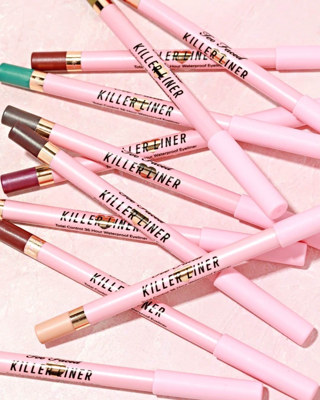 Too Facedのインスタグラム：「S/o to our NEW 36-Hour Killer Liner that has an ultra-smooth, waterproof gel formula that totally kills the game. ✍️ Which shade have you been loving?! #toofaced」