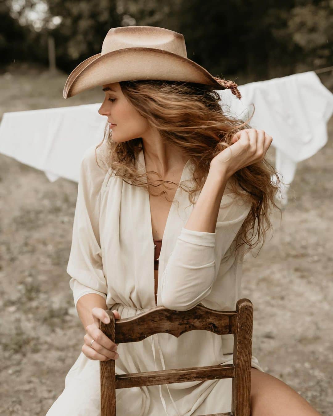 ズザンナ・ヤカボスのインスタグラム：「🤠  📷 @panamyphoto」
