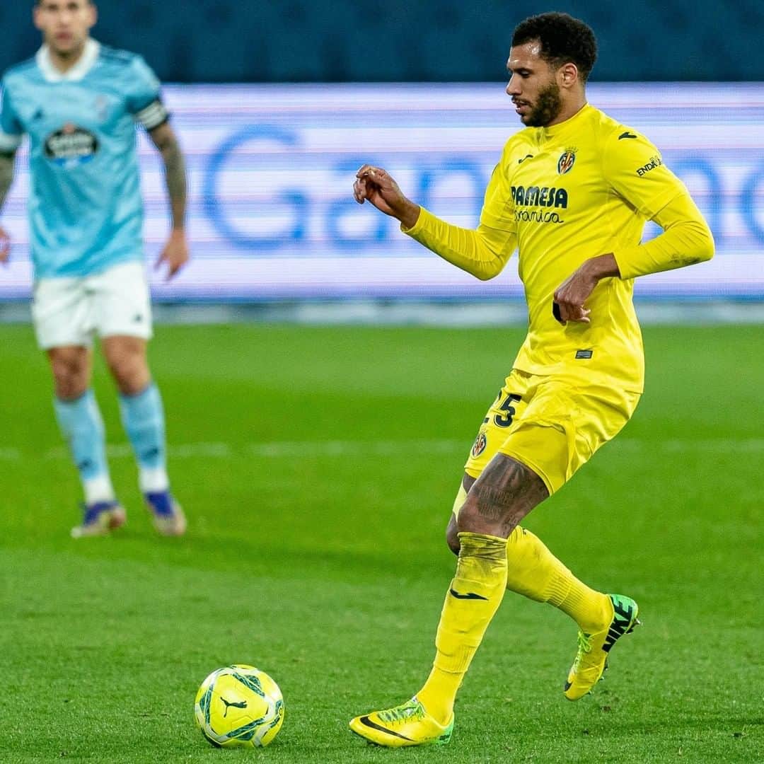ビジャレアルCFのインスタグラム：「Étienne Capoue 👉 New Kid On The Block 💛  #futbol #soccer #football #laliga #villarreal #submarino」