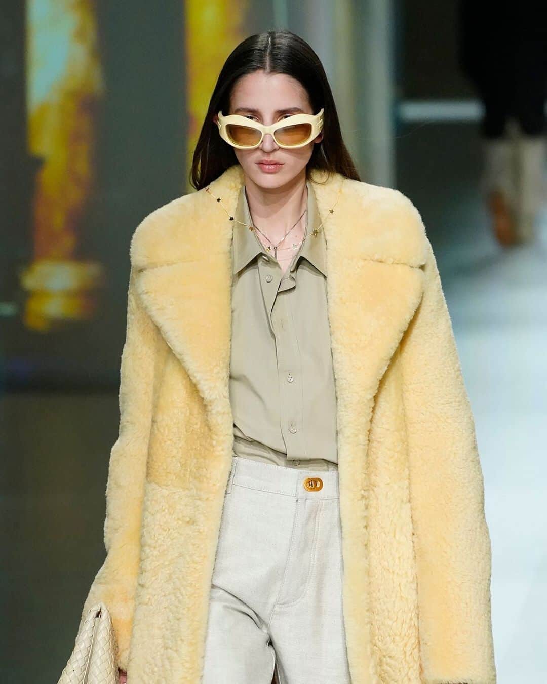Fashion Weekのインスタグラム：「Saved in our folder of outfits to wear: #BottegaVeneta Winter 2021. 📸  by @gettyimages」