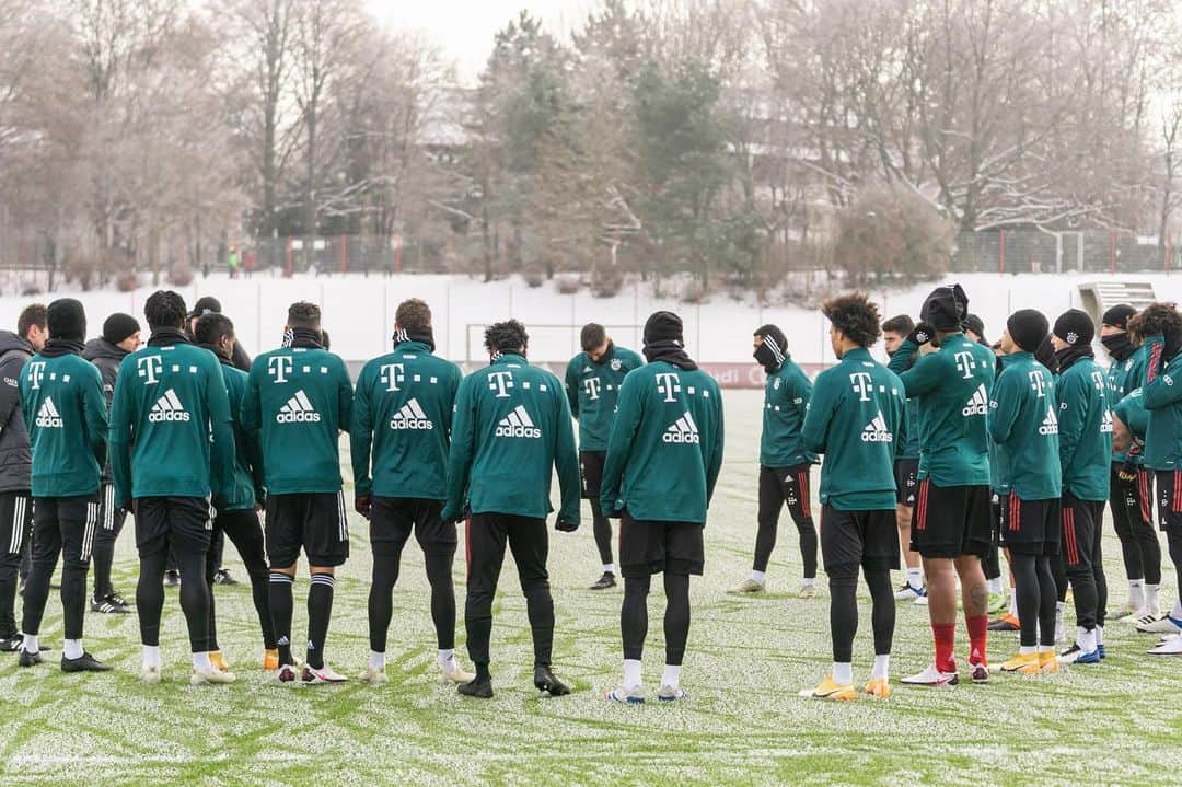 トーマス・ミュラーさんのインスタグラム写真 - (トーマス・ミュラーInstagram)「I had a nice meeting with @jeromeboateng in today’s Winterwonderland ❄️ 🥶  #wehadagoodsession #highintensity #zweikämpfemüssengeführtwerden #aufgehtsfcb」1月12日 2時04分 - esmuellert