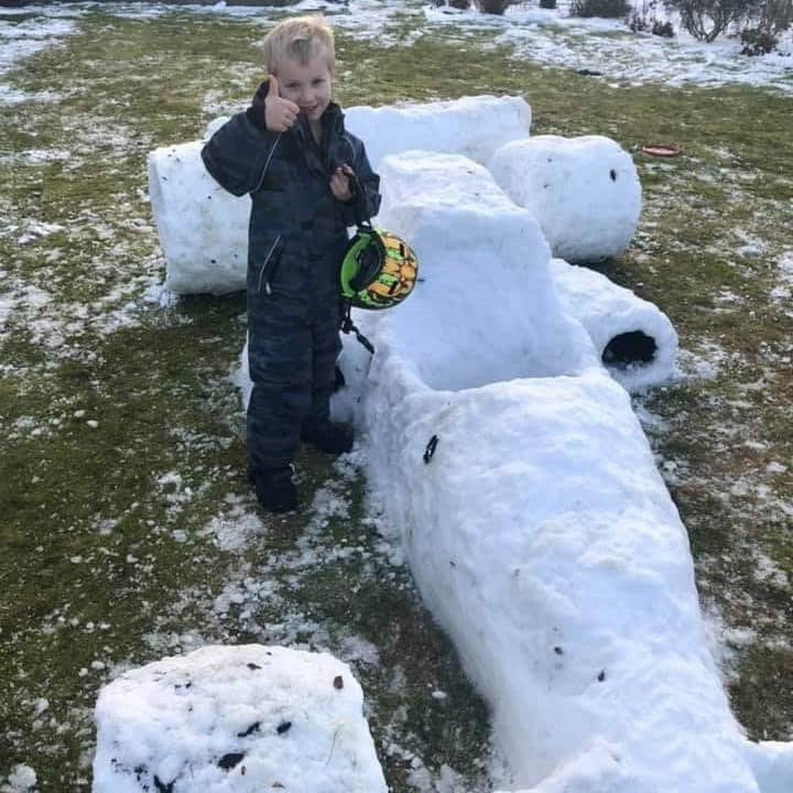 F1さんのインスタグラム写真 - (F1Instagram)「How cool is this? ⚙️❄️💯  Someone's given this little fella a day he'll never forget 👍  📸 Roger Hemberg (👏👏👏 ) #F1 #Formula1 #Snow #Mercedes」1月12日 2時05分 - f1