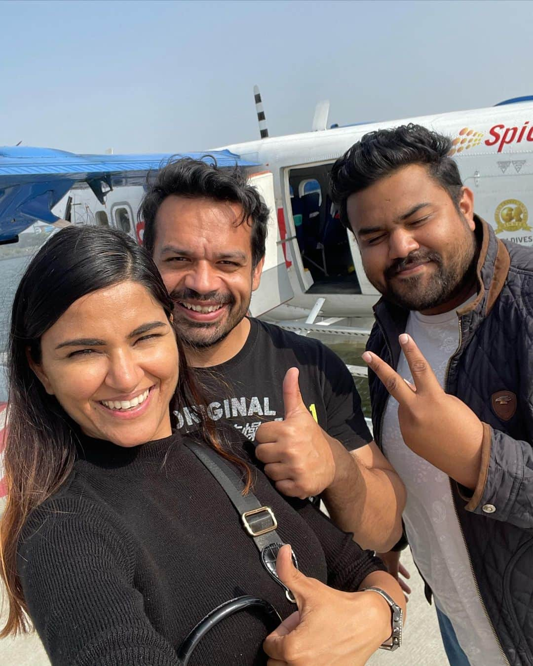 Gaurav Tanejaさんのインスタグラム写真 - (Gaurav TanejaInstagram)「What an amazing experience landing on the river in Ahmedabad. Thanks to the amazing Captains for such a smooth touchdown.  . @gujarattourism  #flyingbeast #Gujarat #seaplane」1月12日 2時05分 - taneja.gaurav