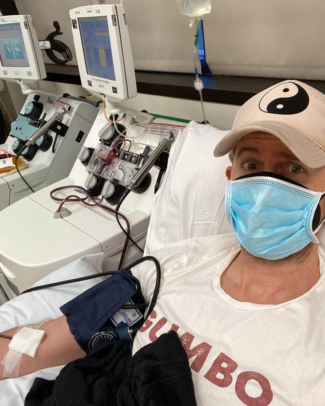 ジェシー・カーマイケルのインスタグラム：「Donating Plasma #reallygoodperson #mustsharemygooddeed #butseriouslyifyouhavecovidandrecoverlookintodonating ? X」