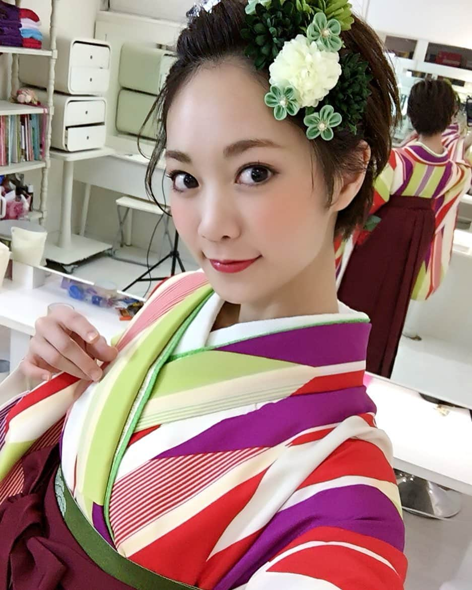 芹川有里のインスタグラム：「新成人の皆様、いろいろ沢山経験して、濃い大人になってください☺️ . #成人式 #新成人 #リモート成人式 #袴」