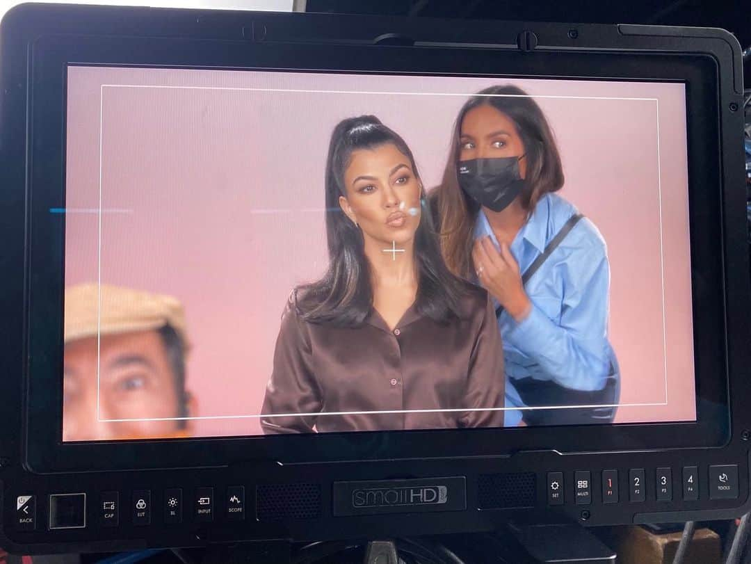 コートニー・カーダシアンさんのインスタグラム写真 - (コートニー・カーダシアンInstagram)「Last interview day🥺」1月12日 2時16分 - kourtneykardash