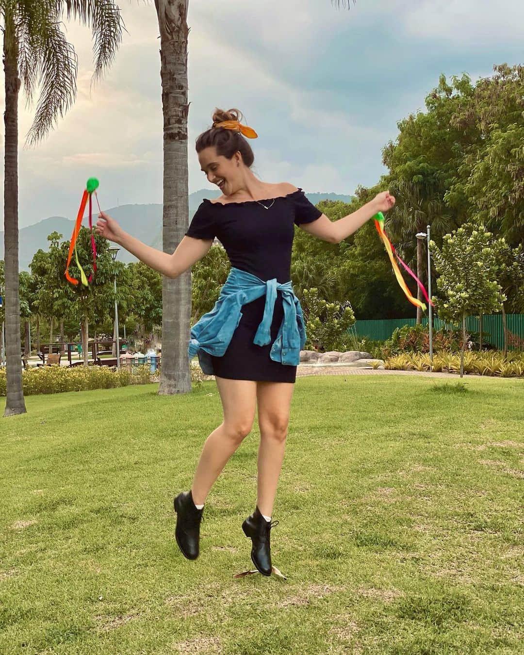 のインスタグラム：「“Exercício diário: buscar a leveza de um dia bom e a serenidade de um coração em paz.”🙌🏼🌈✨💫 #BoaSemanaPraGente」