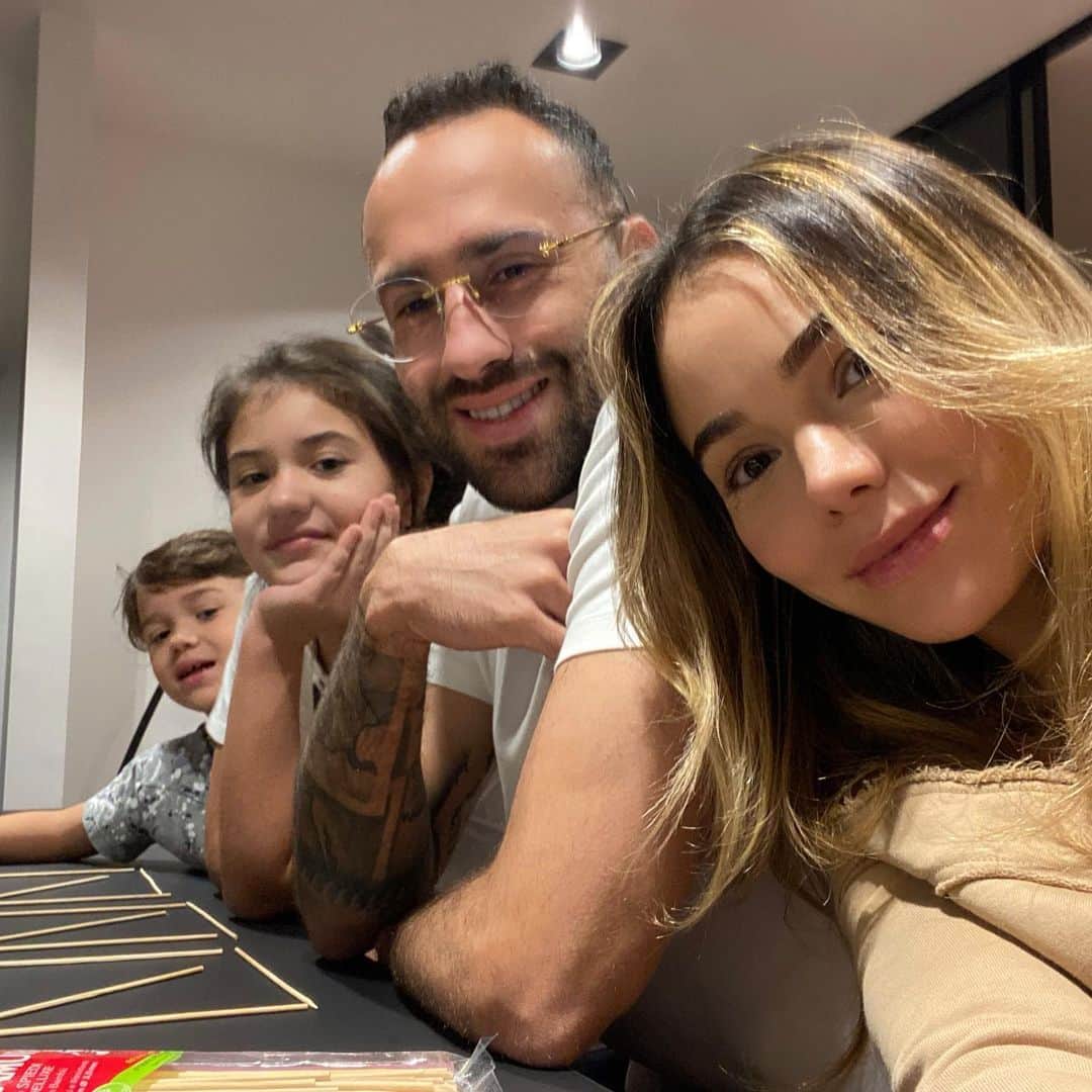 ジェシカ・スターリングのインスタグラム：「Mis Amores❤️ #lovemyfamily  #onelove」