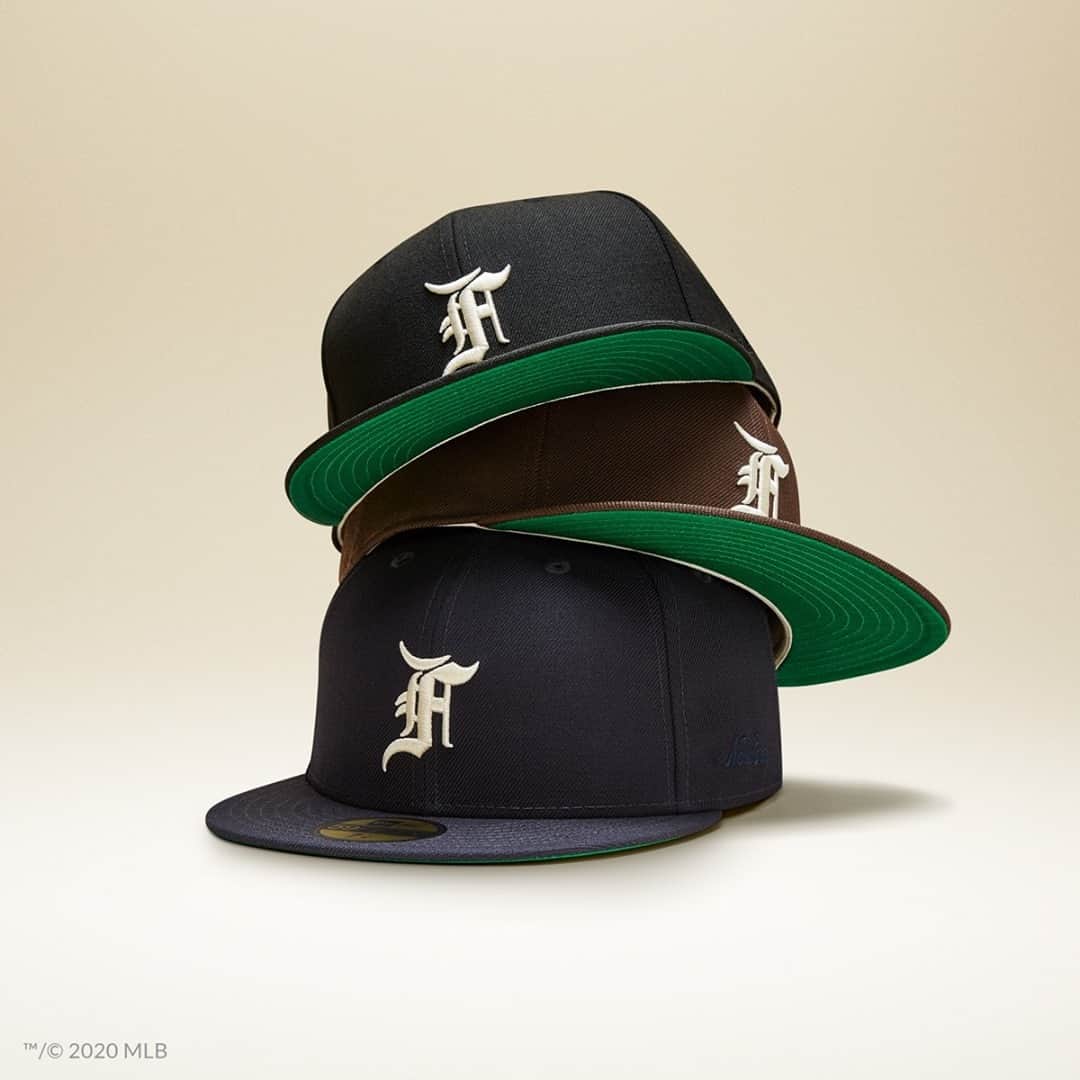 Foot Lockerのインスタグラム：「Inspired by the love of vintage MLB headwear. Fear of God @essentials x @neweracap available online.」