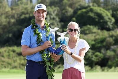 ハリス・イングリッシュのインスタグラム：「7 years in between victories, but this win at Kapalua is definitely the sweetest one yet. I could not have done this without my team by my side.  Helen Marie and I are overwhelmed by the tremendous outpouring of love and support we have received this week. Mahalo Kapalua!」