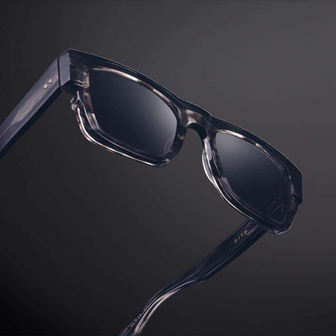 ディタのインスタグラム：「An uncompromising expression of masculinity, inspired by contemporary architecture. DITA’s Sekton celebrates the beauty beneath, with ultra-thick 8mm acetate and cut-out details exposing intricate titanium wire-core construction. Available with sun or ophthalmic lenses in standard and alternative fits.  #DITA #DITAeyewear #Sekton #DITAsekton #DITAsunglasses」