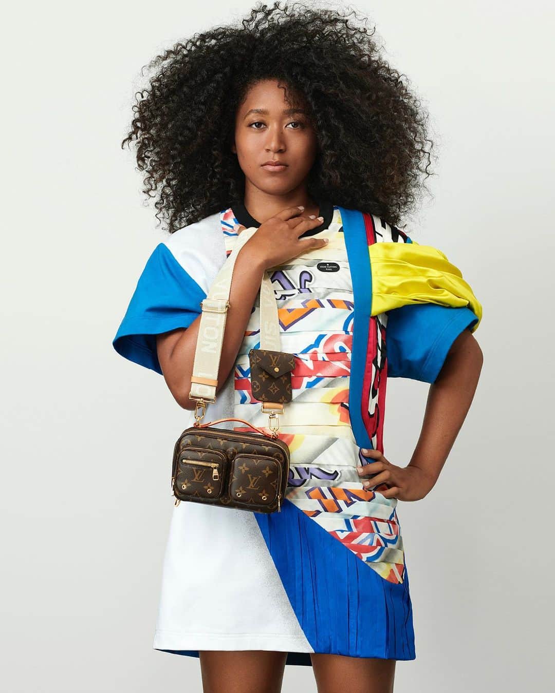 のインスタグラム：「Presenting #NaomiOsaka in #LVSS21. The tennis champion and new #LouisVuitton Ambassador was photographed by @NicolasGhesquiere for his upcoming campaign. “Aside from tennis, my most treasured passion is fashion; and there is no brand more iconic than Louis Vuitton.” - @naomiosaka」