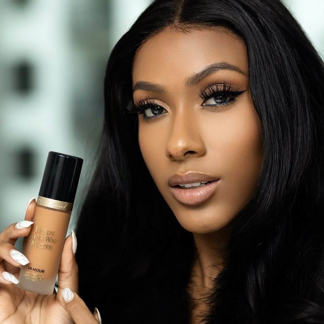 Too Facedのインスタグラム：「Our babe @jaylakoriyan is next level in our 24-Hour Born This Way Matte Foundation. 😍 She wears shade Brulee! #tfbornthisway #toofacedambassador #regram #toofaced」