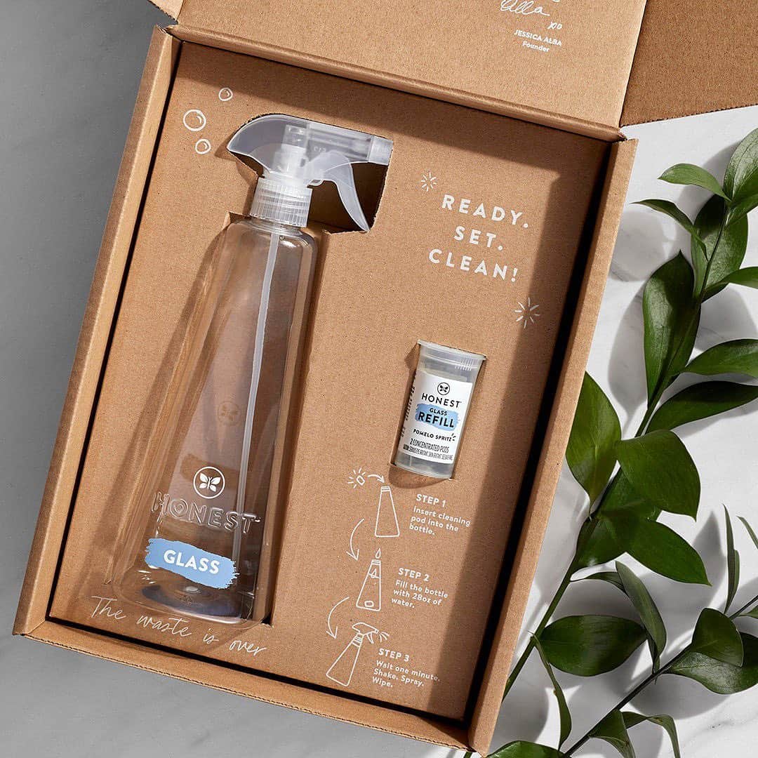 The Honest Companyさんのインスタグラム写真 - (The Honest CompanyInstagram)「Clean responsibly with our NEW Conscious Cleaning Kits. Thoughtfully designed with reduced packaging to produce less waste, our Conscious Cleaning bottles are made to be used again and again. ⁣🔁 ⁣ 1️⃣ Clean Vibes Kit ⁣ 2️⃣ Multi-Surface Refillable Cleaning Kit, Starter Pack ⁣ 3️⃣ Glass Refillable Cleaning Kit, Starter Pack ⁣ 4️⃣ Bathroom Refillable Cleaning Kit, Starter Pack ⁣ ⁣ Shop now on Honest.com + @Amazon.✌️ 🌎⁣ ⁣ #ConsciousCleaningEssentials #TheWasteIsOver #HonestCompany」1月12日 4時25分 - honest