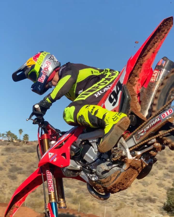 ケン・ロックゼンのインスタグラム：「What’s going on here🧐🤙🏽😁 @justinbrayton @justinbarcia @elhombre21 @michaelmosiman42」