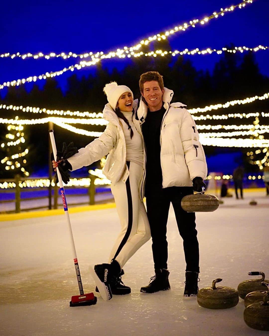 ショーン・ホワイトのインスタグラム：「Do you even curl....? 🥌」