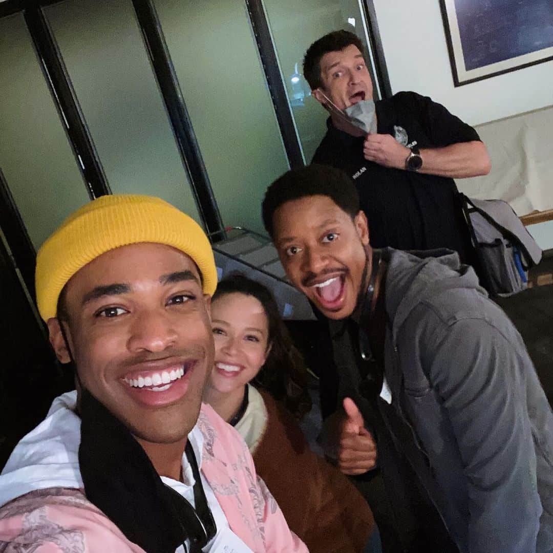 タイタス・マキン・ジュニアのインスタグラム：「How’d y’all like the new episode? Honored to work with some great folks this season. #TheRookie #ChangeIsComing  • • Also got to wear my favorite yellow beanie vibe on the show 😝🤙🏾」