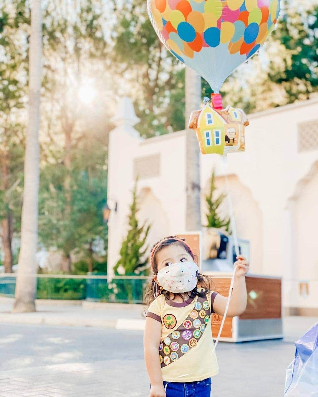 ディズニーランドさんのインスタグラム写真 - (ディズニーランドInstagram)「Adventure is out there! Have you checked out all of the 🎈🎈 available at Buena Vista Street in #DowntownDisney? (📷: @thekhuufamily)」1月12日 5時01分 - disneyland