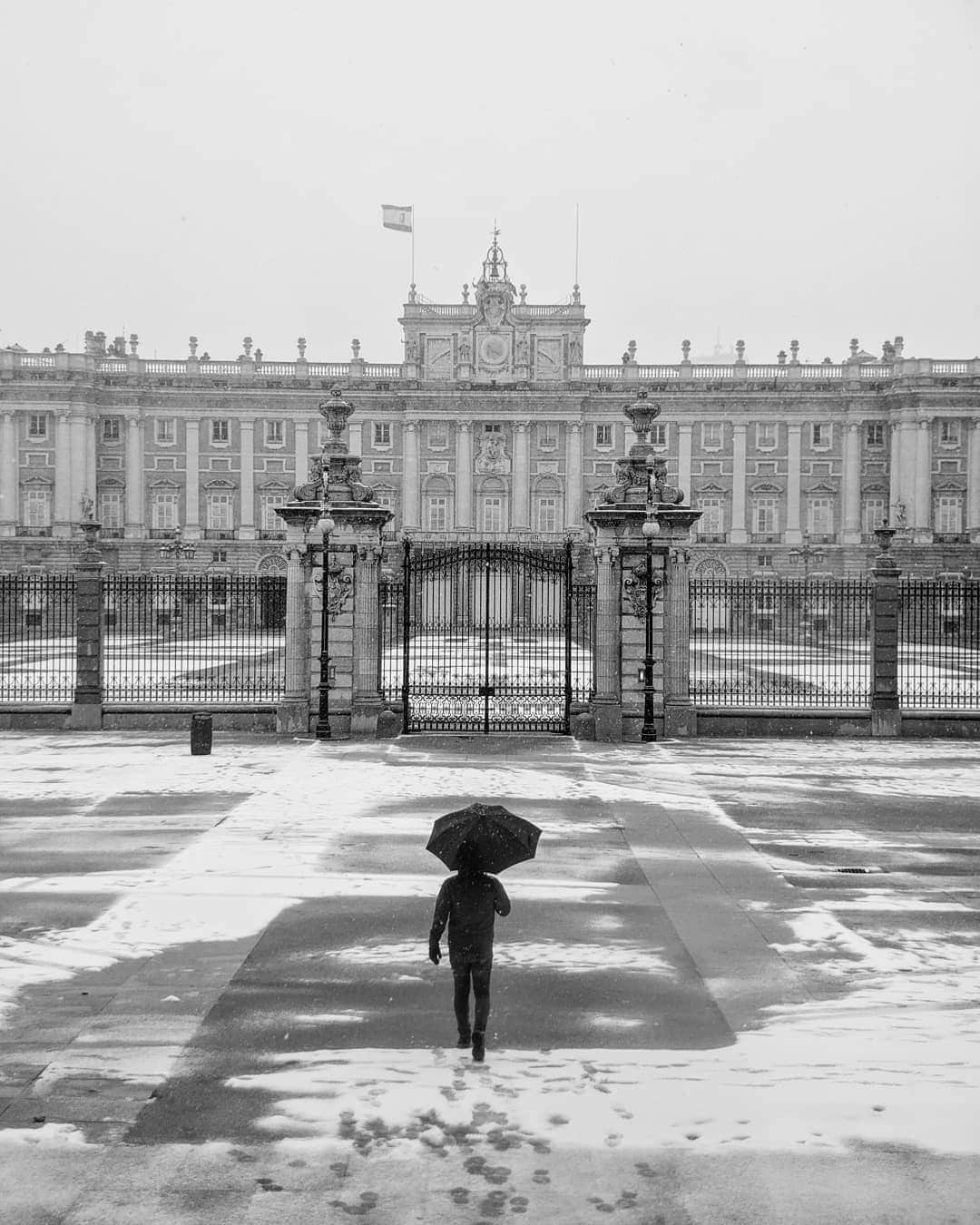 のインスタグラム：「La tormenta que creó historias ❄️The storm that created stories. #Madrid」